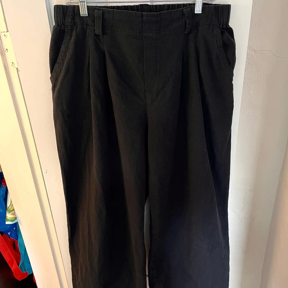 Women's Black Wide-Leg Linen Trouser Pants - Picture 4 of 4